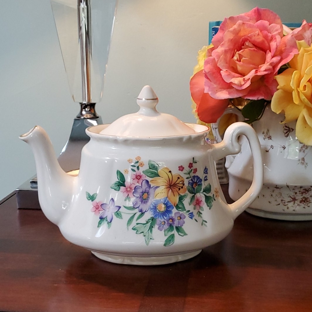 Vintage Price Kensington Teapot Made in England - Picture 1 of 6
